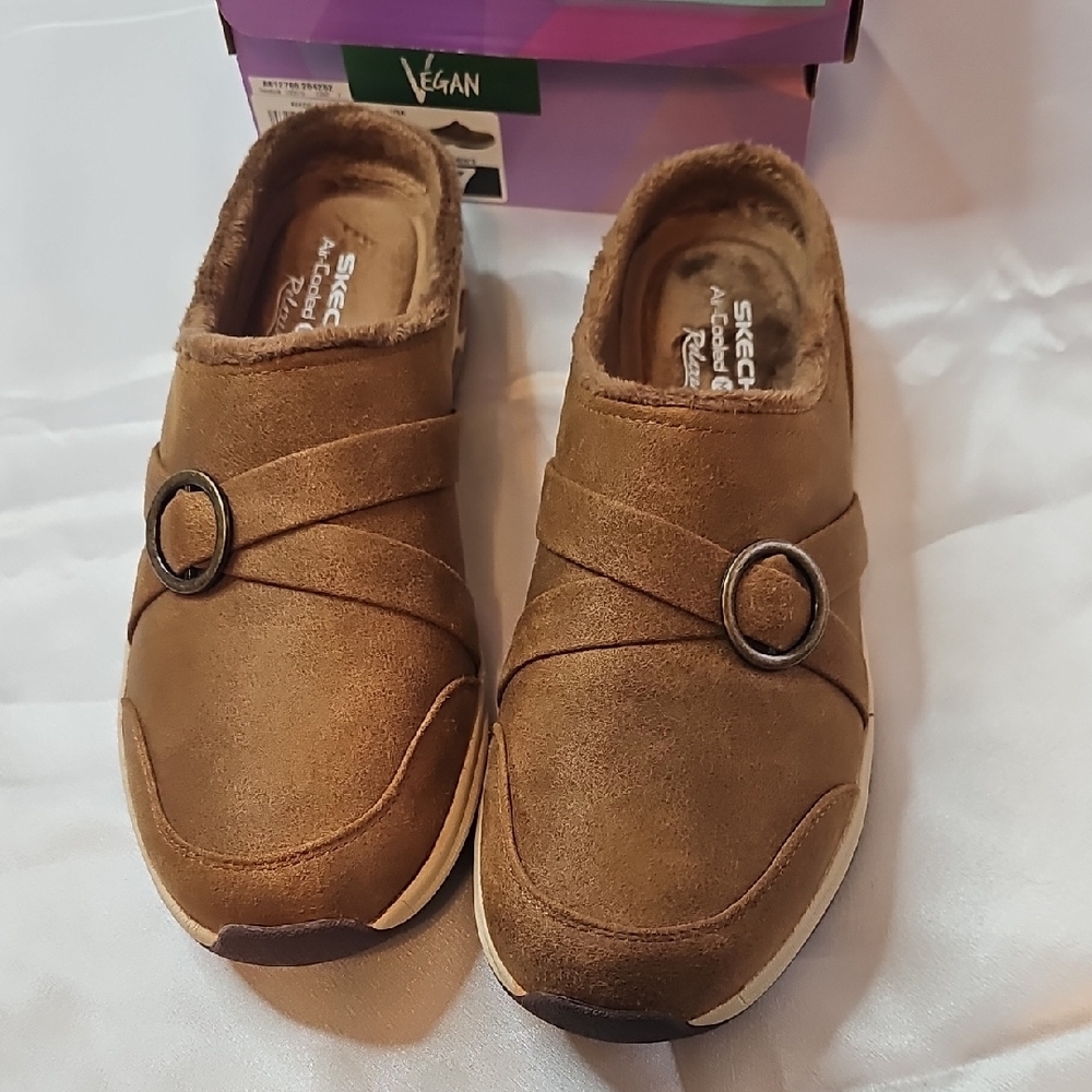 Skechers Tan Mules with Ring Detail - Picture 3 of 7